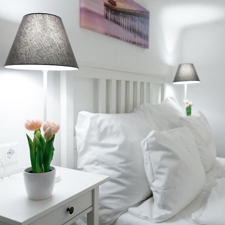 Sleek Minimalist Studio At Inner City Budapest Extérieur photo
