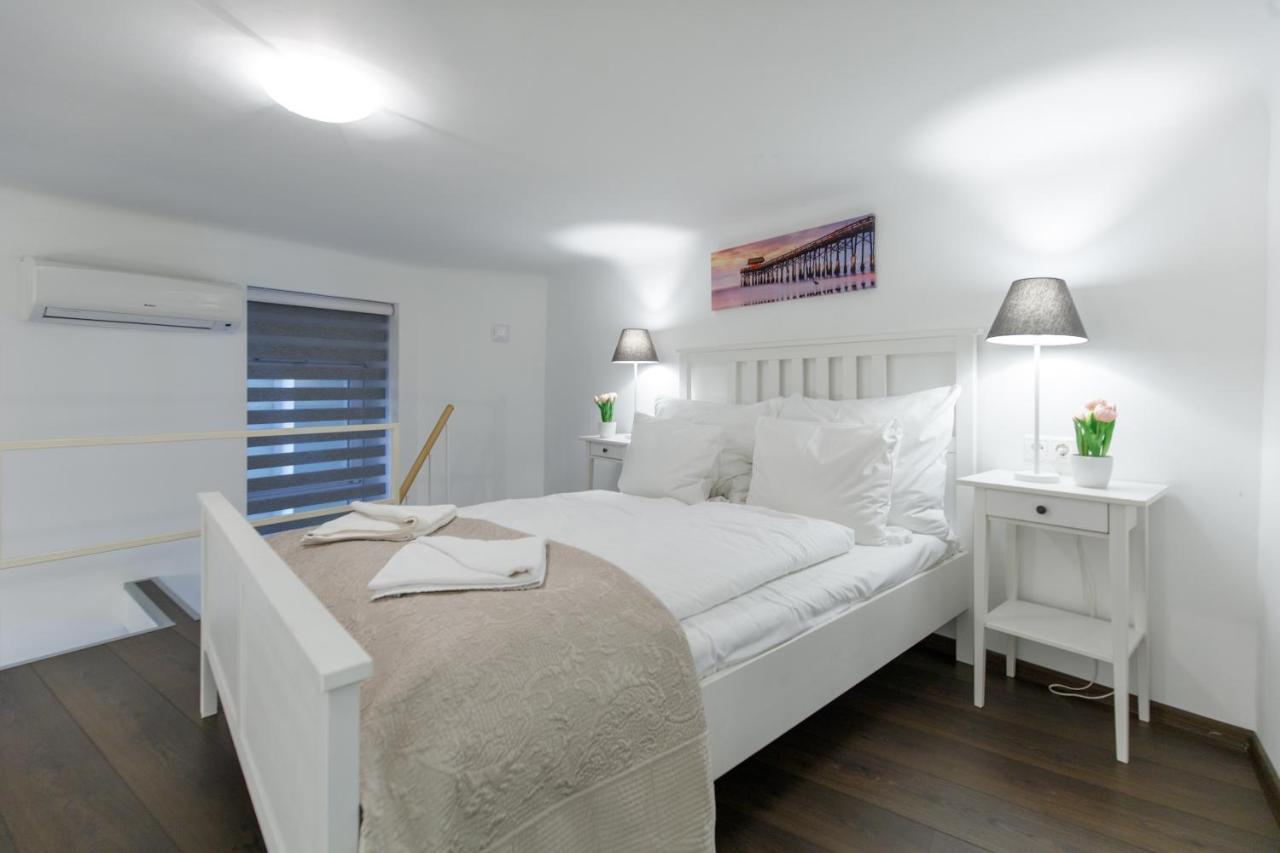 Sleek Minimalist Studio At Inner City Budapest Extérieur photo