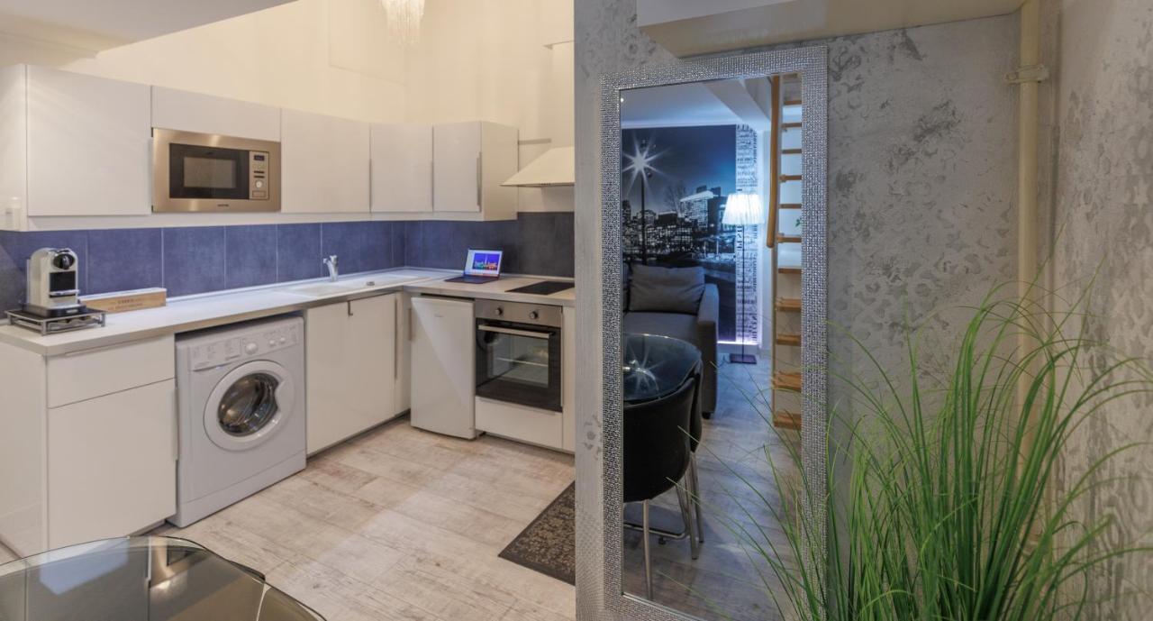 Sleek Minimalist Studio At Inner City Budapest Extérieur photo
