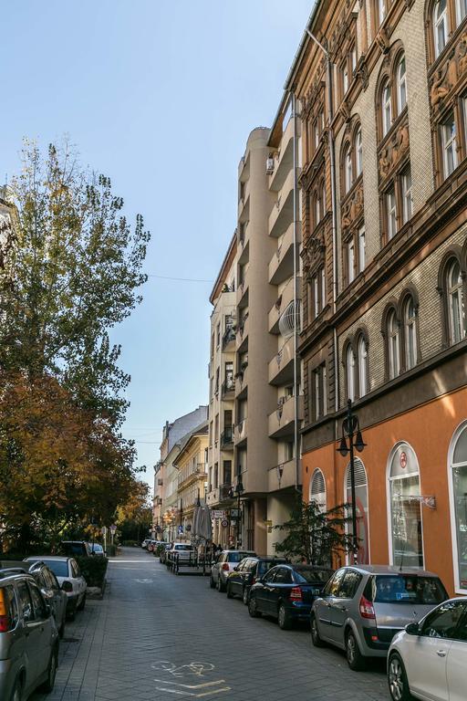 Sleek Minimalist Studio At Inner City Budapest Extérieur photo